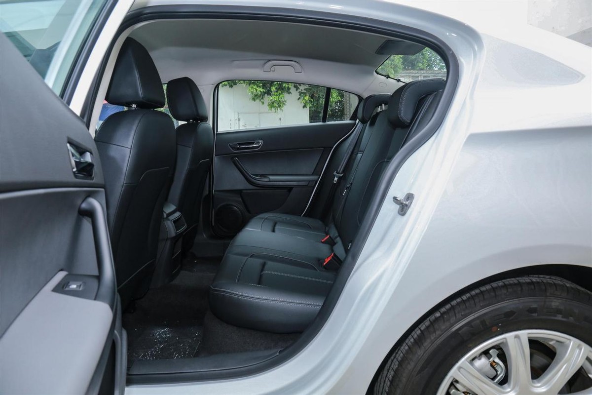 观致3手动挡测评,观致3两厢1.6t旗舰版试驾22款