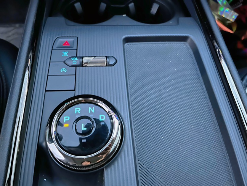 福特蒙迪欧2023款245用车视频,福特蒙迪欧2022款豪华版用车说明