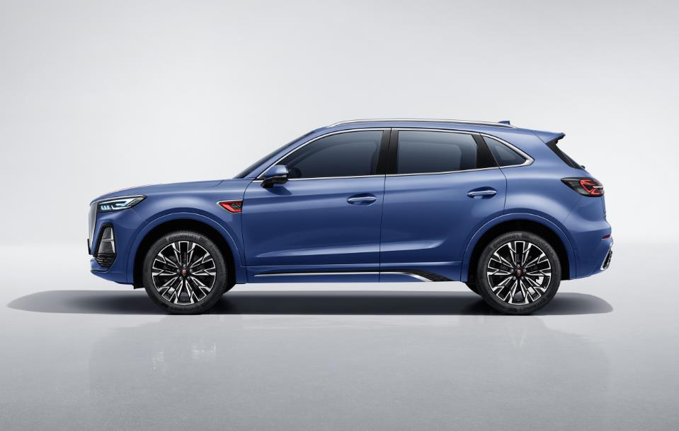 红旗hs52022款最新款混动版25万,如何评价全新红旗hs5这款车的性能