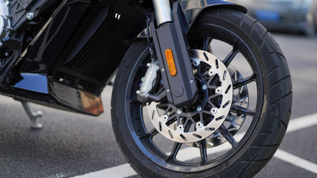 真的很撩人！奔达燎700试驾——最霸气的国产四缸运动巡航