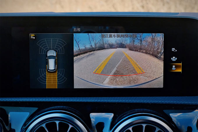 《豪华180》评测奔驰CLA猎跑车40万的小众车如何诠释豪华？