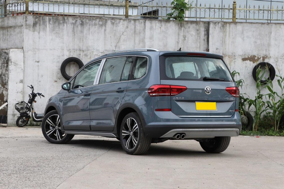 2017款大众途安l6座版顶配报价,大众途安l6座空间体验