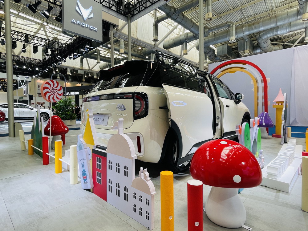 全球首款智能亲子车极狐考拉,极狐考拉智能亲子车是四座吗