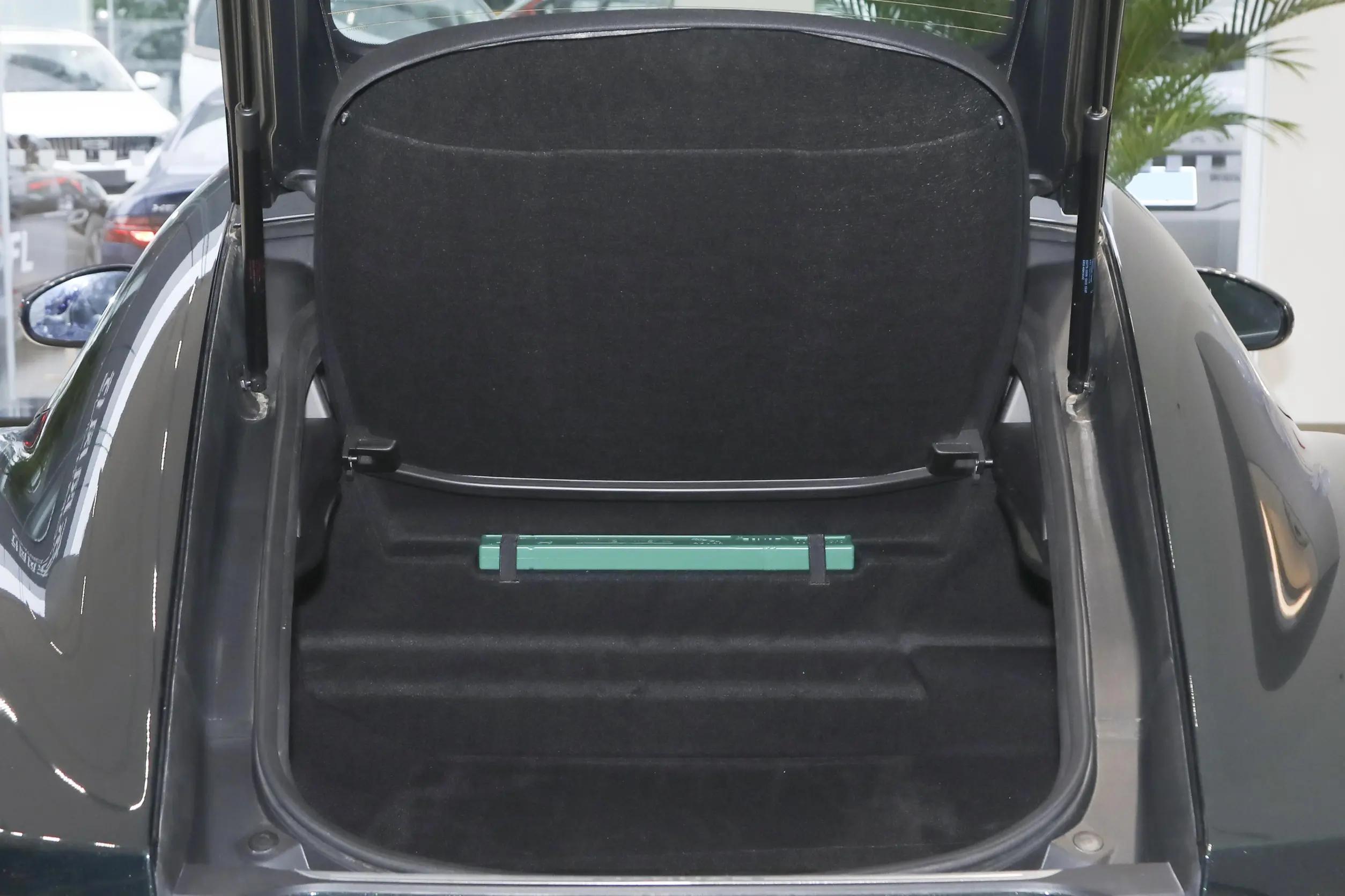 大气又运动新款捷豹f-type实车,新款捷豹f-type是豪华车