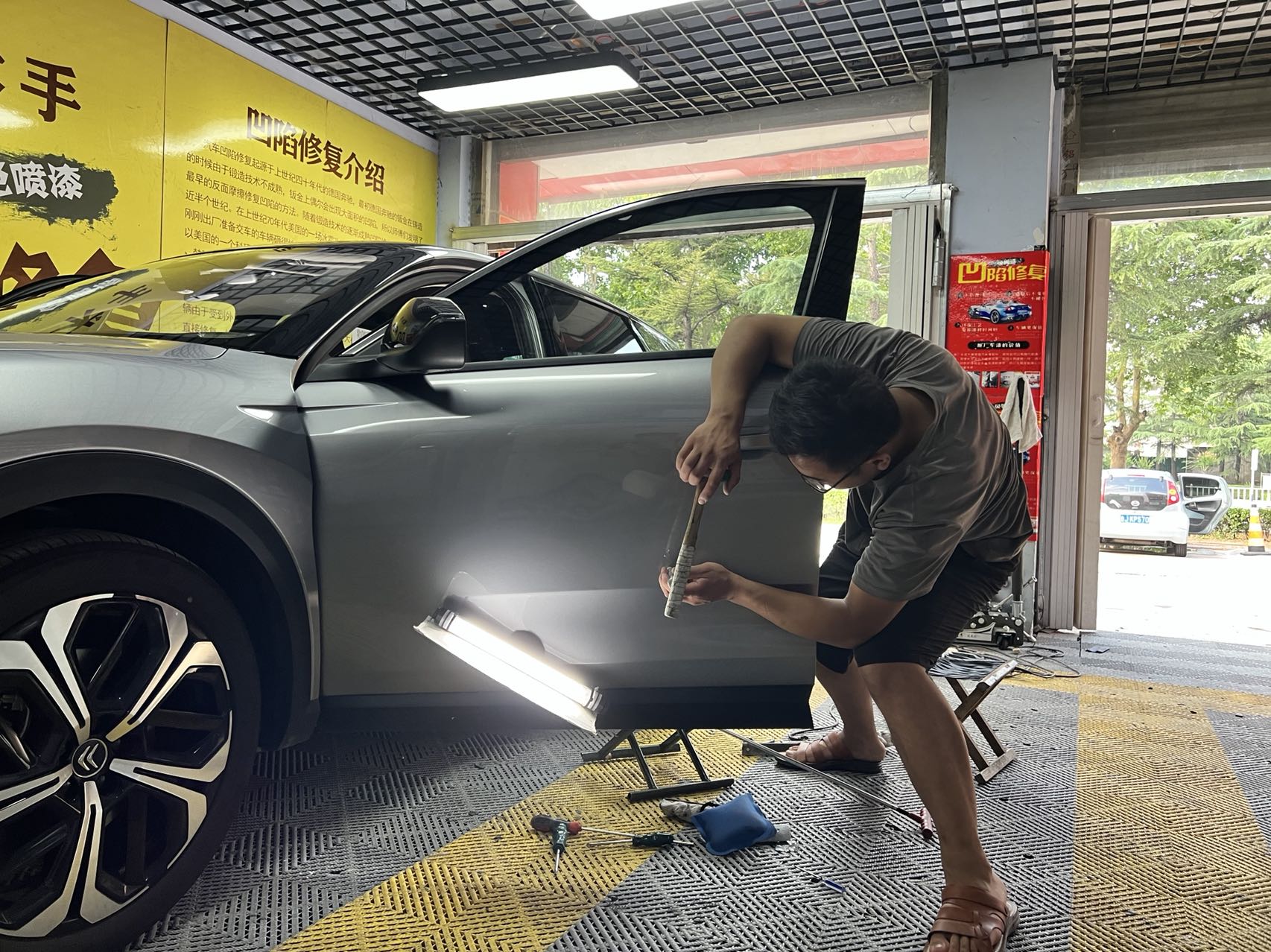 凡尔赛划痕修复,凡尔赛c5x剐蹭需要去4s店修复吗