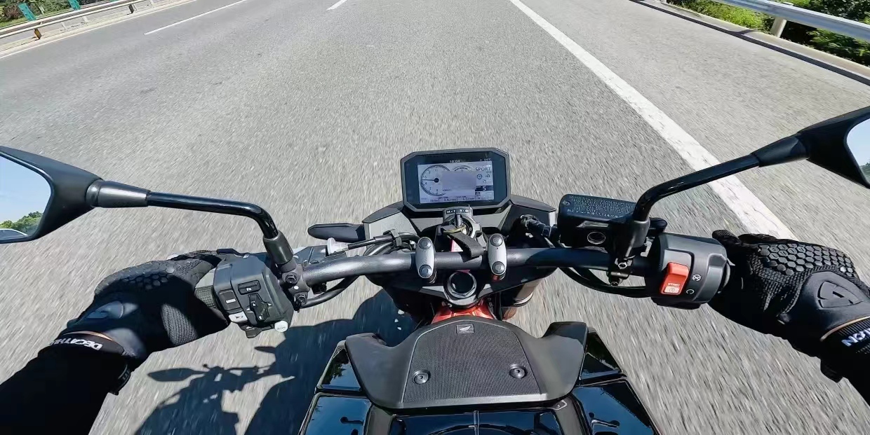 本田cb750F优缺点,2023款本田cb750hornet详细评测