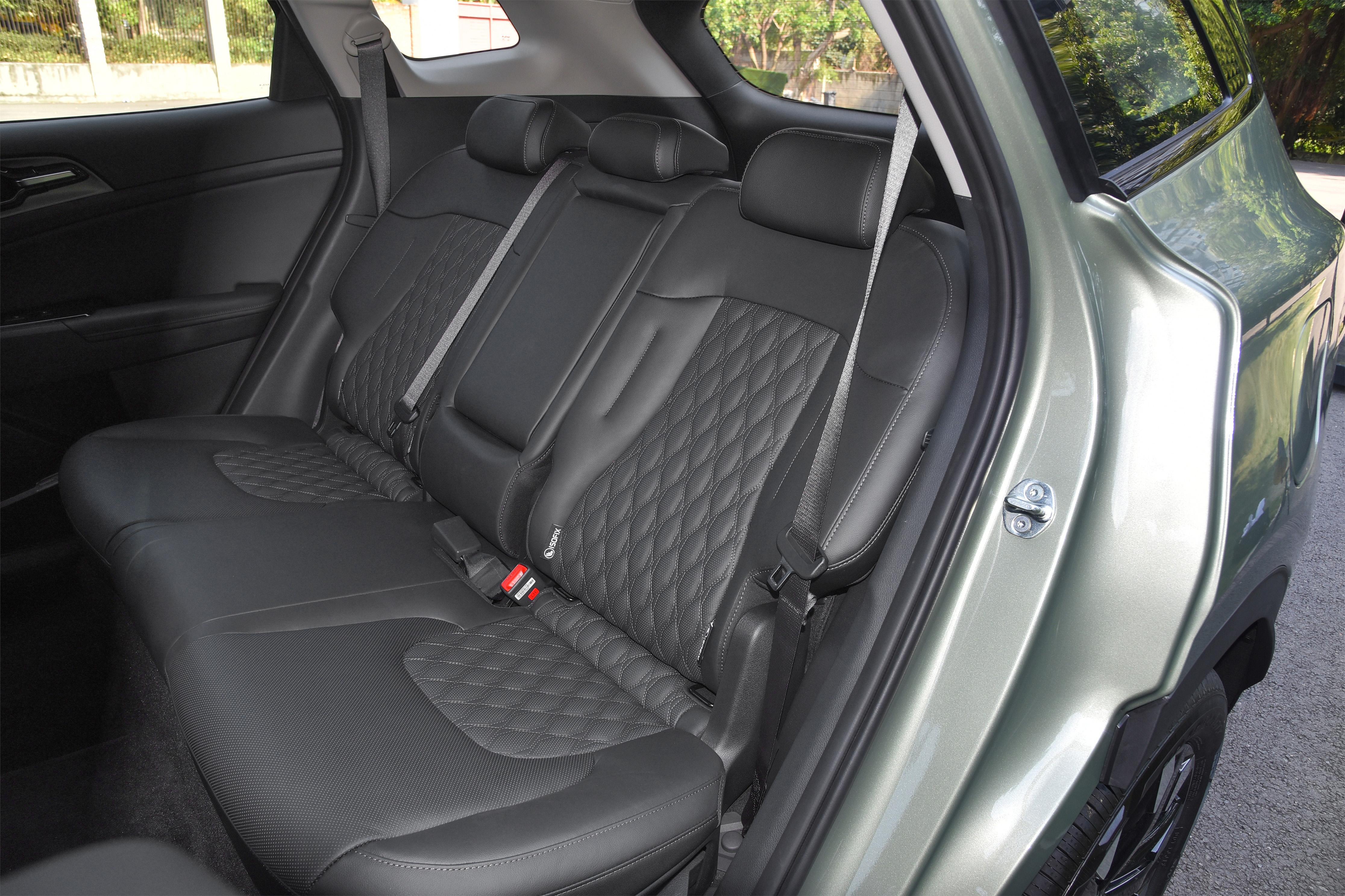 配适时四驱，搭载2.0T+8AT，指导价23.48万，起亚狮铂拓界解析