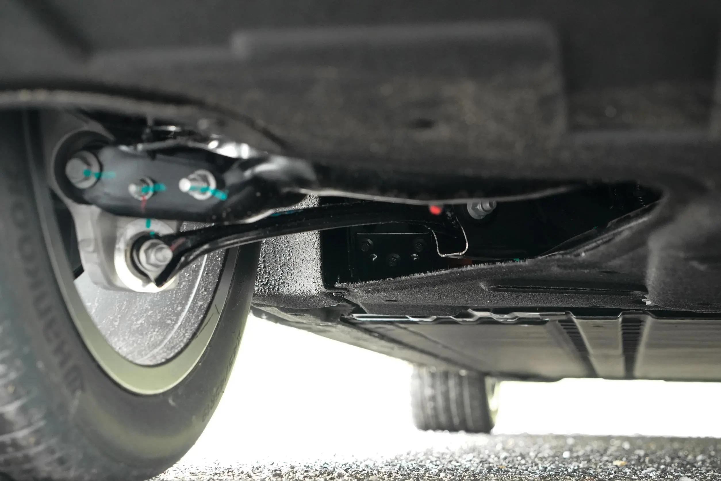 零跑c012023款525舒享版落地价多少,零跑525公里c01电池续航测试