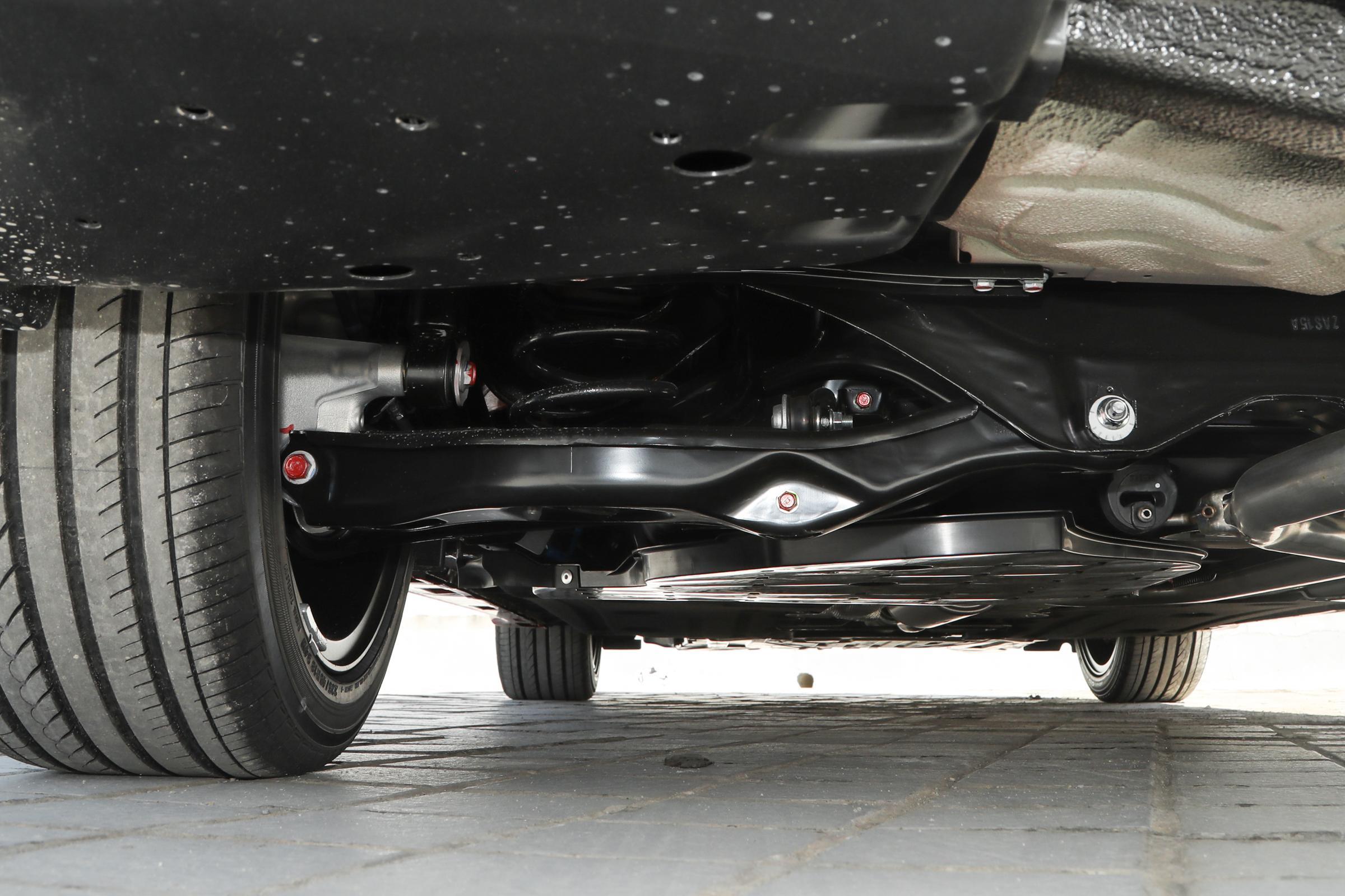 2.0l油耗一公里七毛正常吗,2.0l百公里油耗13升油耗高吗