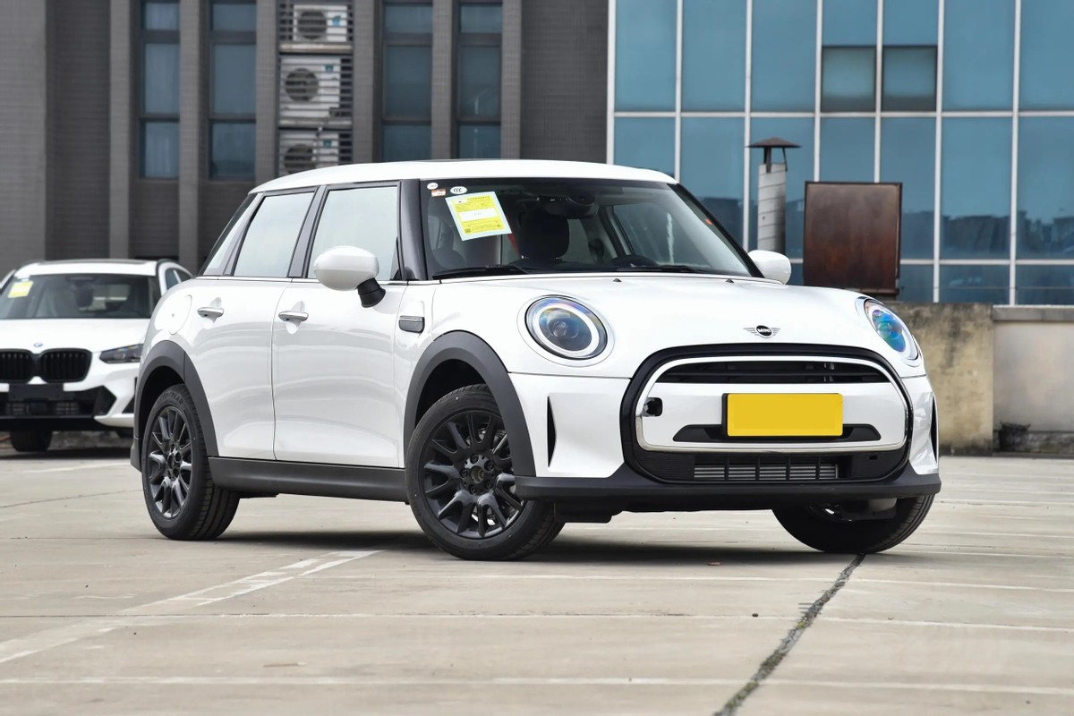 宝马mini六门版2.0t用车感受,宝马mini2.0t新款五门版落地价