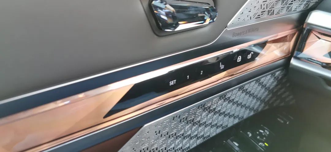 详解i7：宝马如何定义电动豪华旗舰轿车？