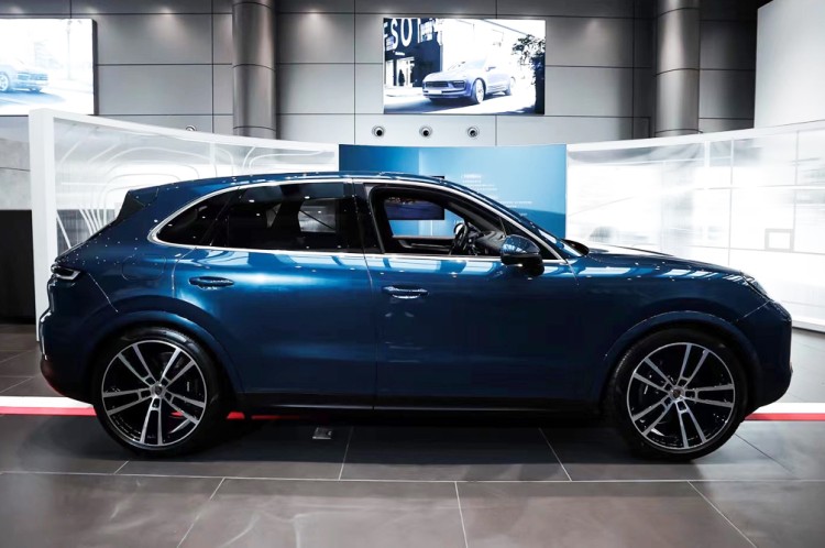 卡宴百万豪华版,百万级suv卡宴和x7