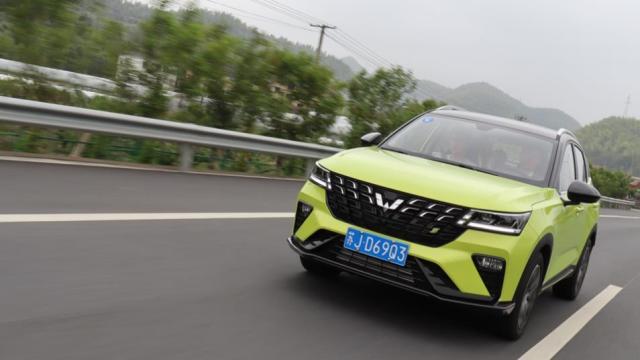 五菱星驰在小型suv中的排名,五菱星驰的优缺点分析