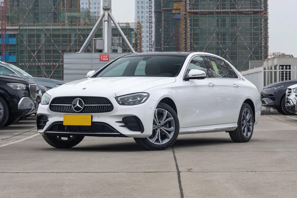 优雅与霸气共存的豪车,奔驰e级2022款300l运动豪华
