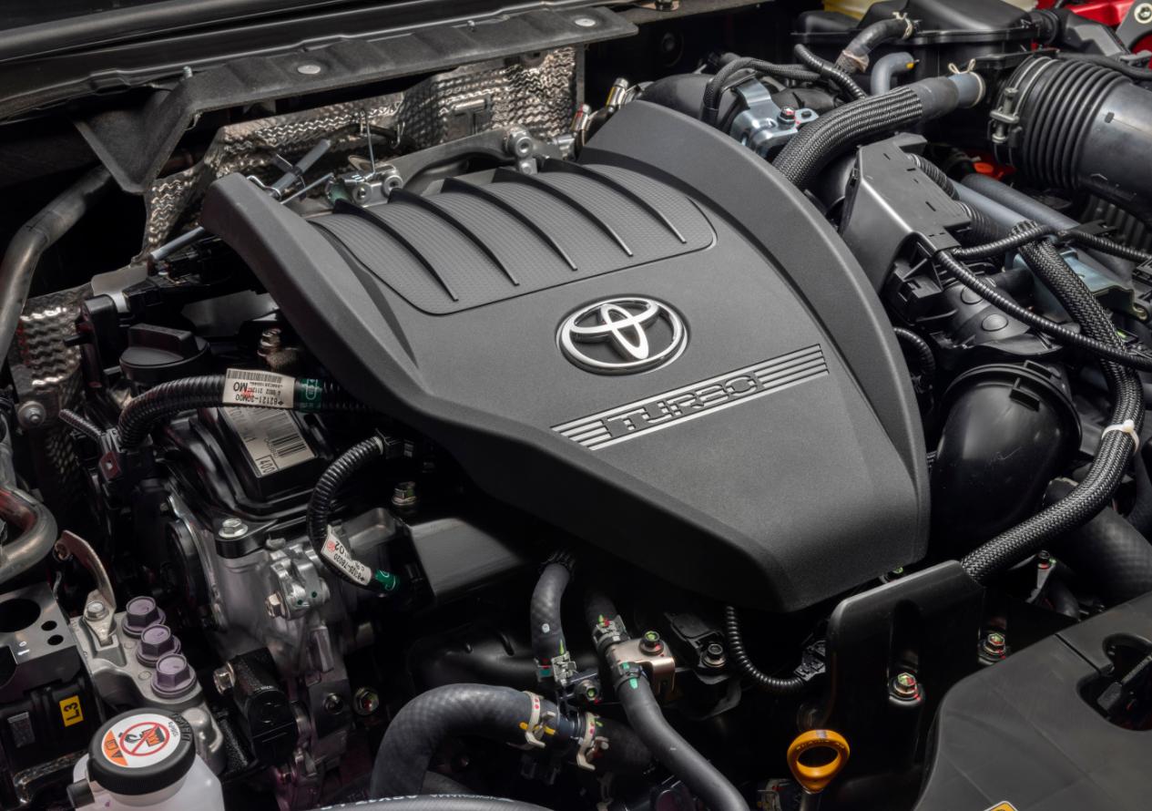 皇冠2024新款和奔驰e,皇冠新款国产