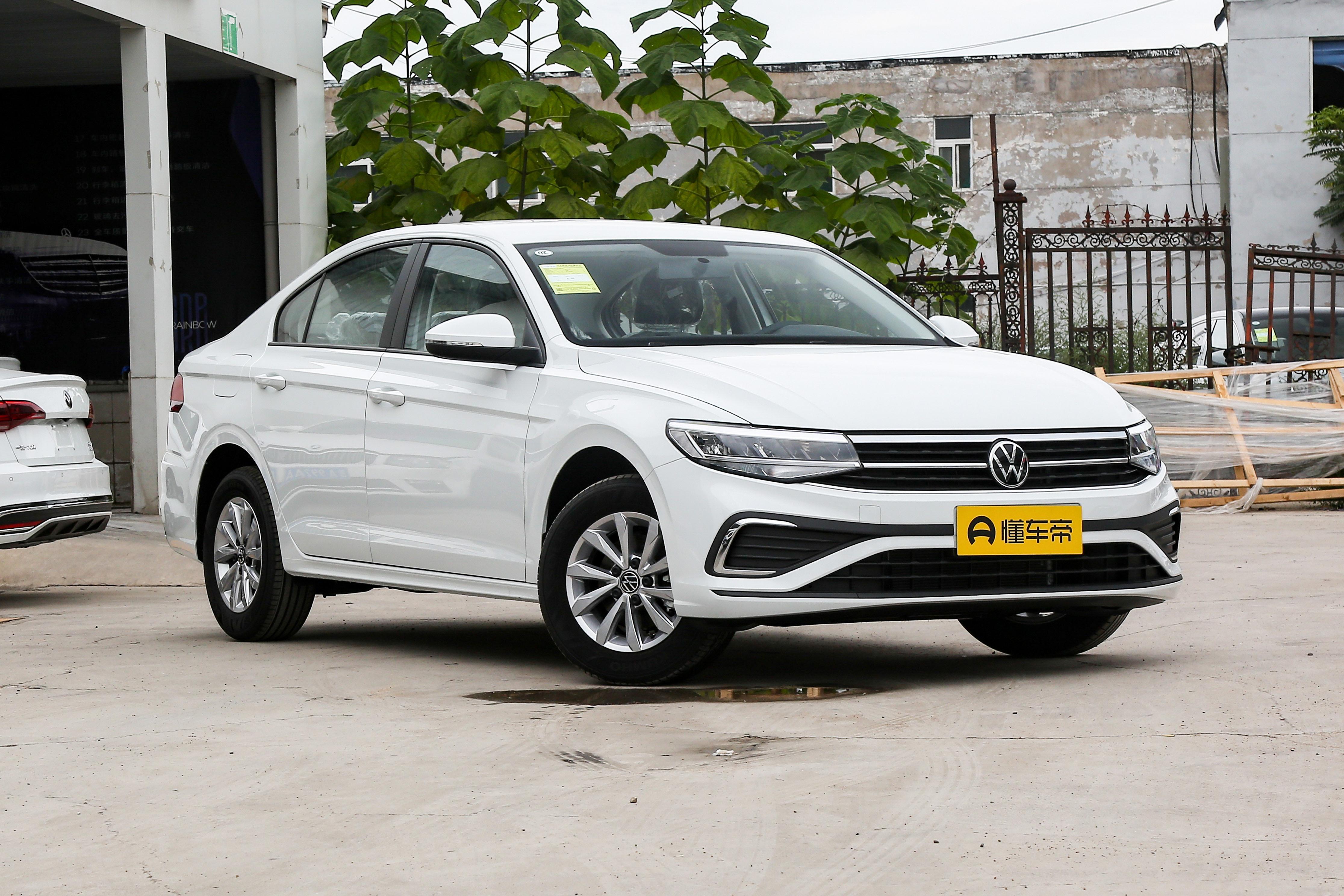 花10万左右买二手车,最低配的大众宝来怎么样