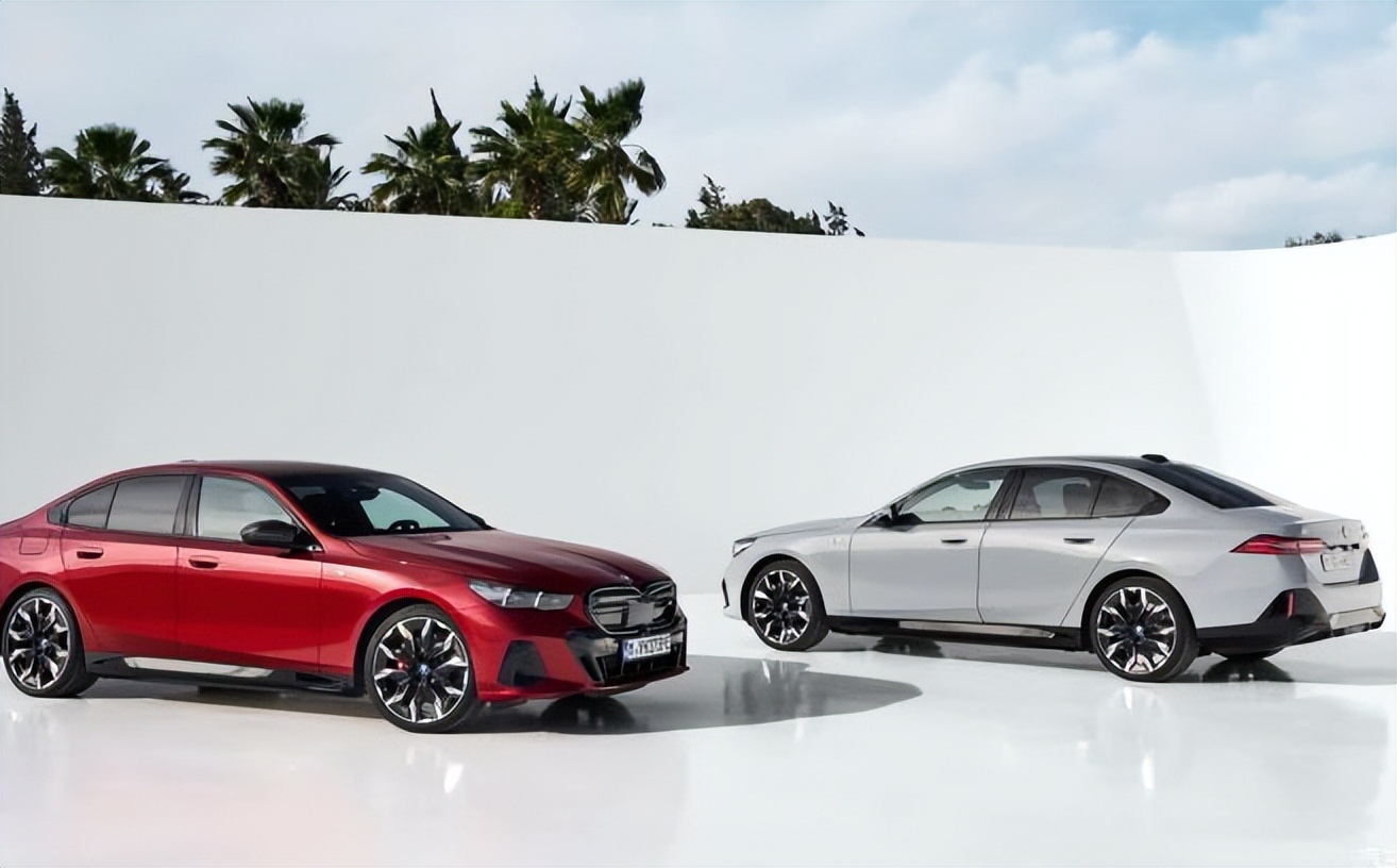 新款宝马5系和3系太像了,全新宝马5系对比全新宝马7系