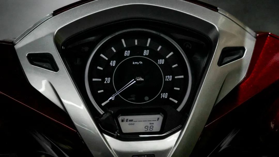 lead125踏板车和pcx160哪个值得买,本田lead125为什么比pcx160油耗高