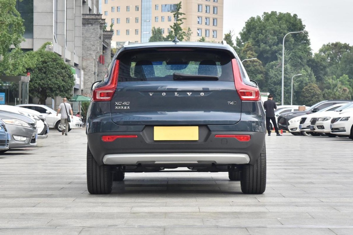 沃尔沃xc40和新款宝马x1选哪个,沃尔沃xc40和宝马x1比较