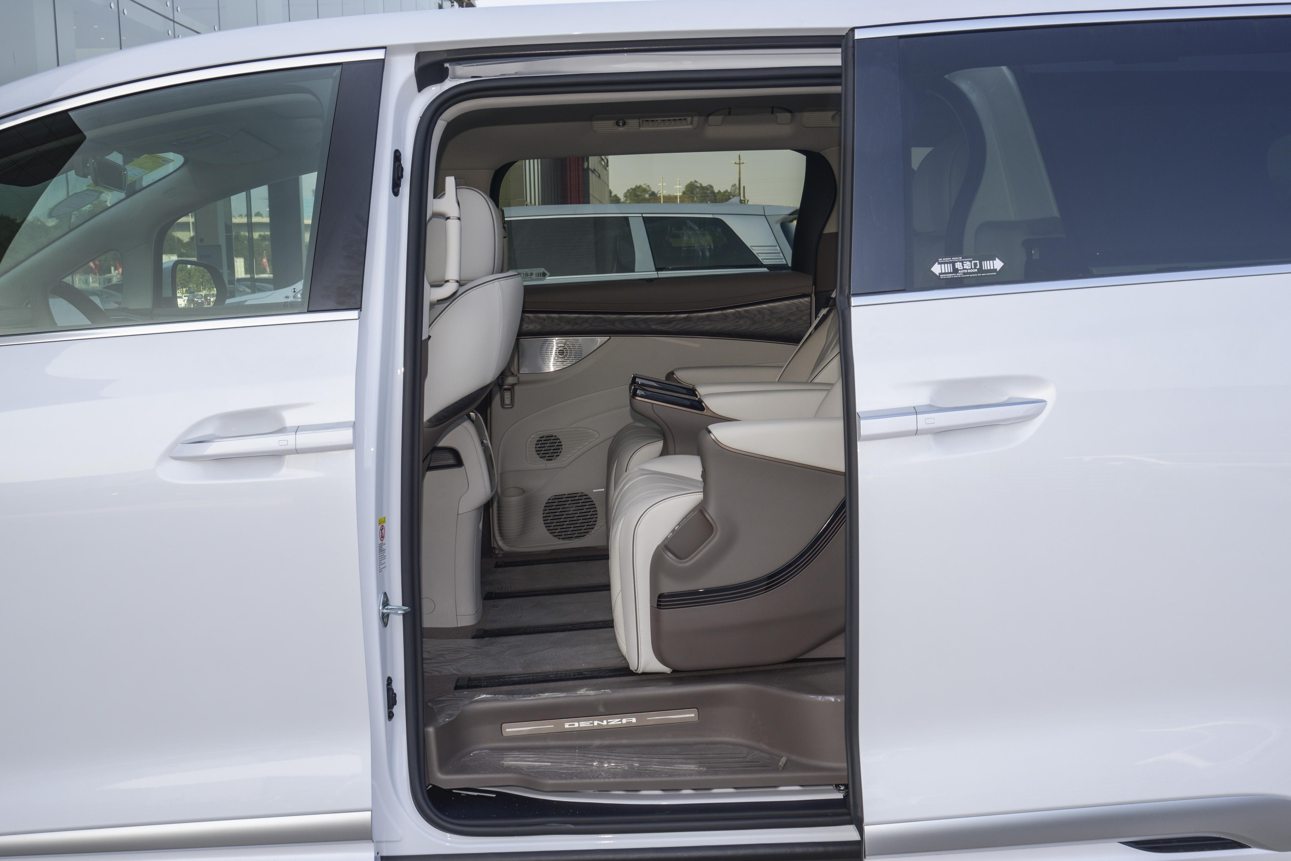 腾势d9对比别克gl8乘坐感受 (腾势d9和别克gl8怎么选)