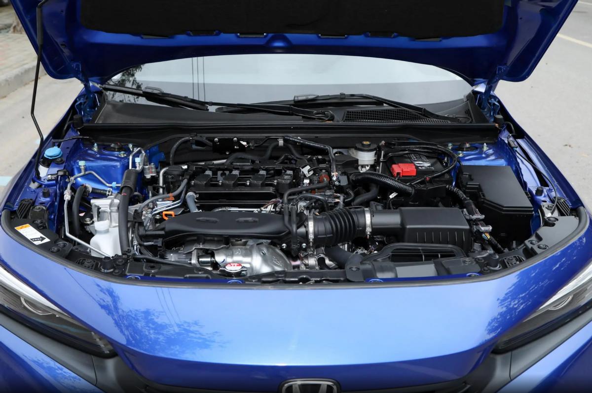 15万买靠谱省心的家轿这5款必看,预算30万左右就该买这3款豪华轿车