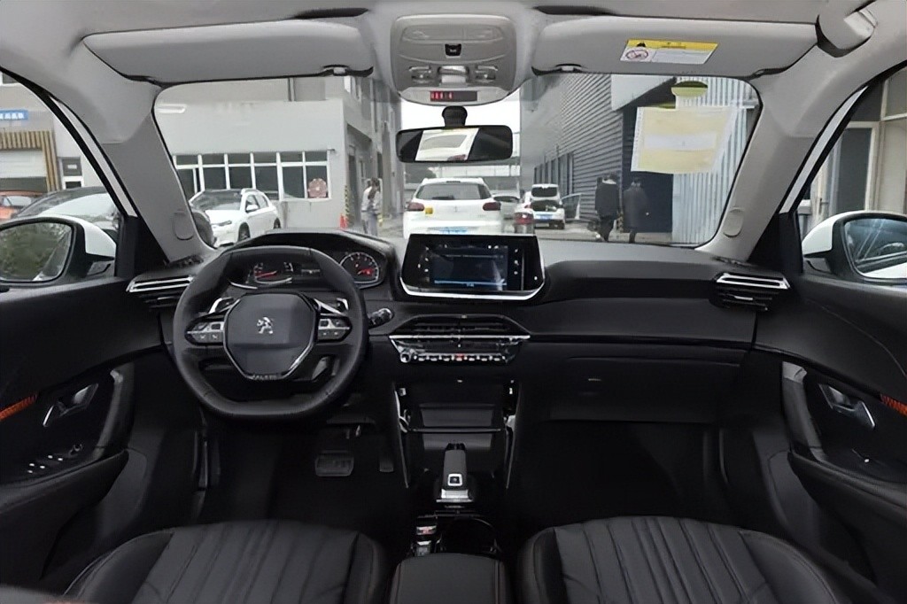 1.2t发动机百公里最低油耗,标致20081.6l有什么优缺点