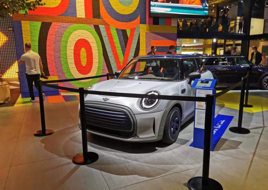 跟特斯拉内饰很像的车,特斯拉新款mini