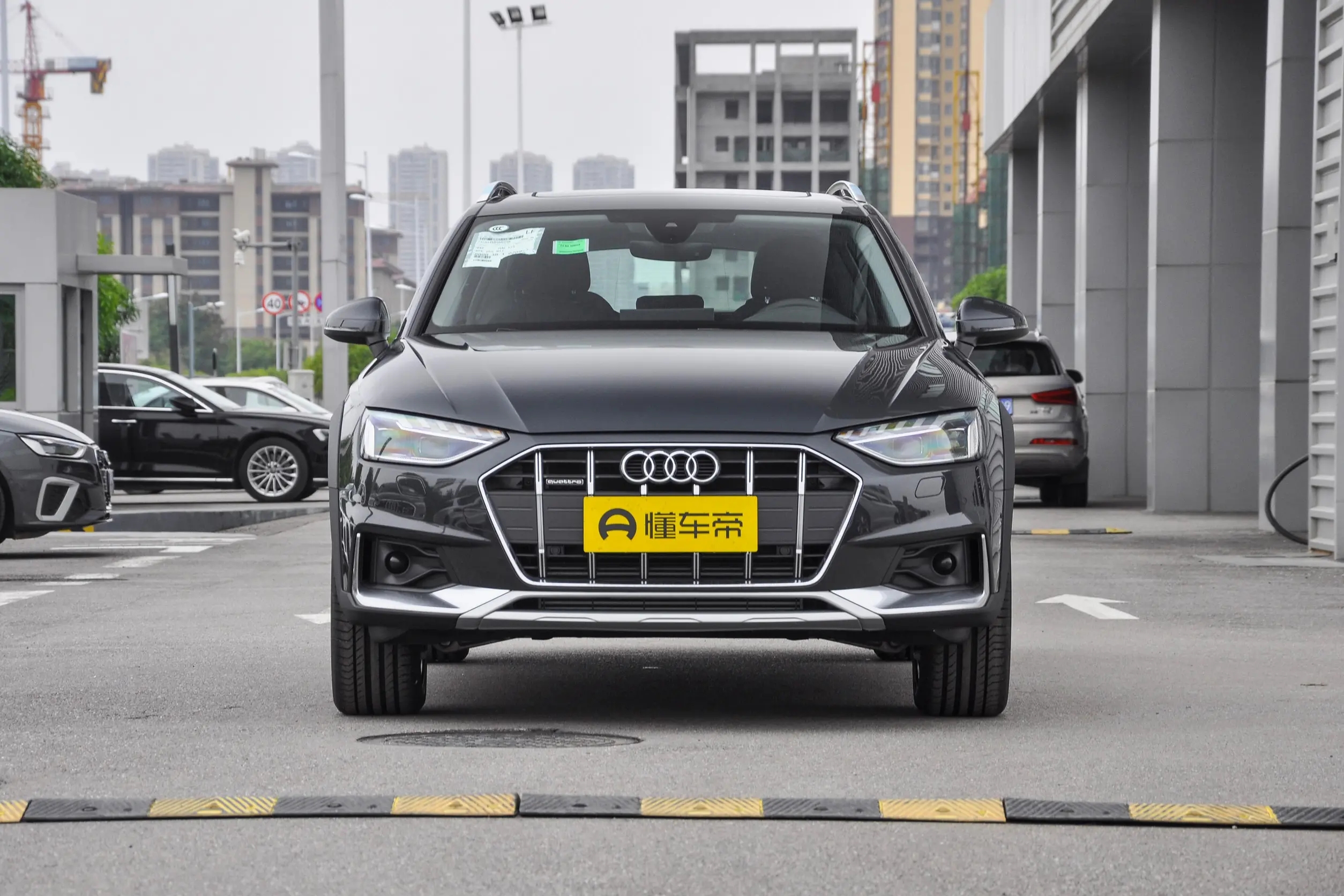 沃尔沃v60和奥迪a4旅行车哪个好,奥迪a4旅行车avant落地价