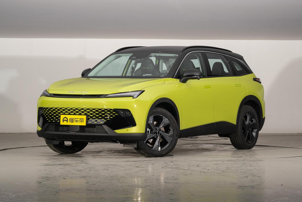 国产北汽魔方,一台新潮燃油车静态体验北汽魔方