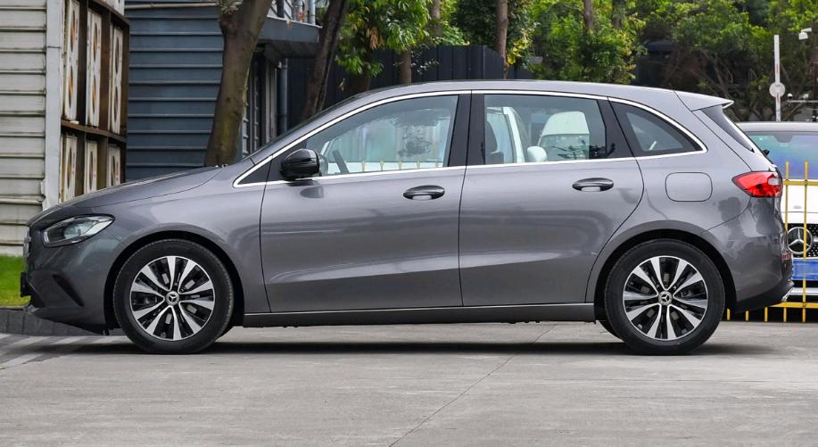 实用家用车全新奔驰b级,奔驰b级2020款使用感受