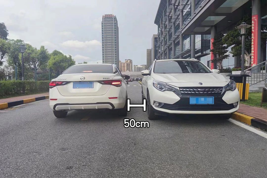 看不到车轮侧方位停车技巧现实版,侧方位停车不刮蹭前车车尾的技巧