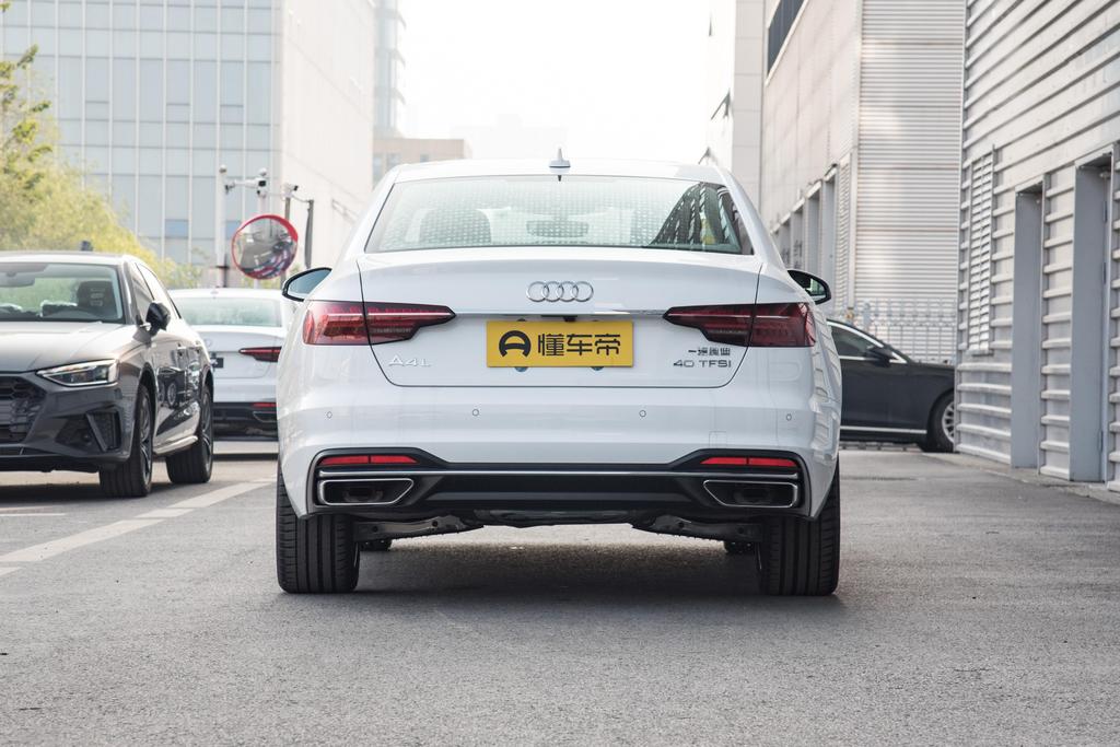 奥迪a4l历代款式对比,历代最经典的奥迪a4l是哪款