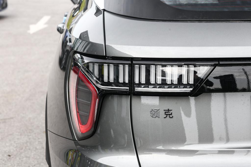 车子上哪些灯亮赶紧停车,车上哪几种灯亮起必须停车