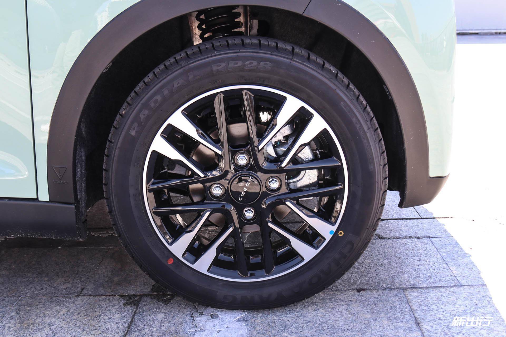 19款奇瑞小蚂蚁驾驶感受,奇瑞小蚂蚁甜粉款半糖55kw测评