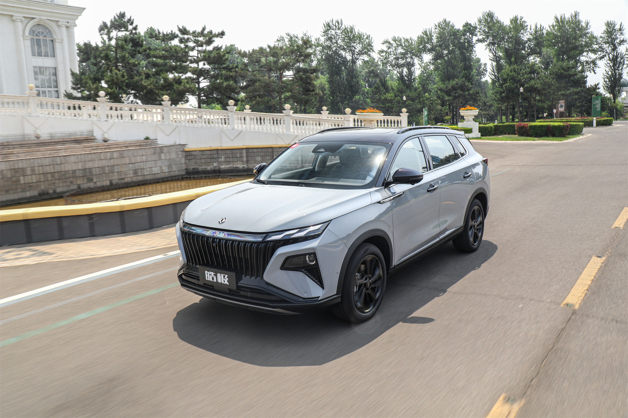 东风风神皓极马赫双擎评测,东风风神皓极混动推荐买吗