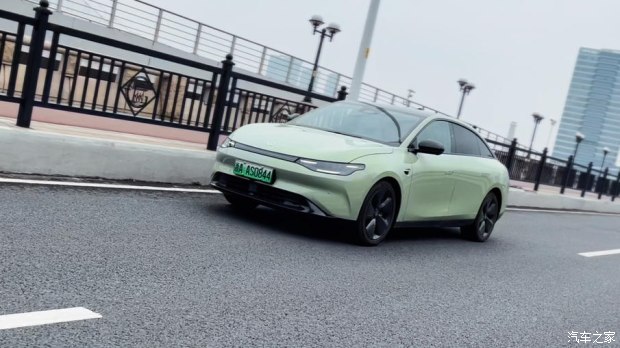 零跑c01增程和纯电驾驶质感,试驾零跑c01纯电最新落地价