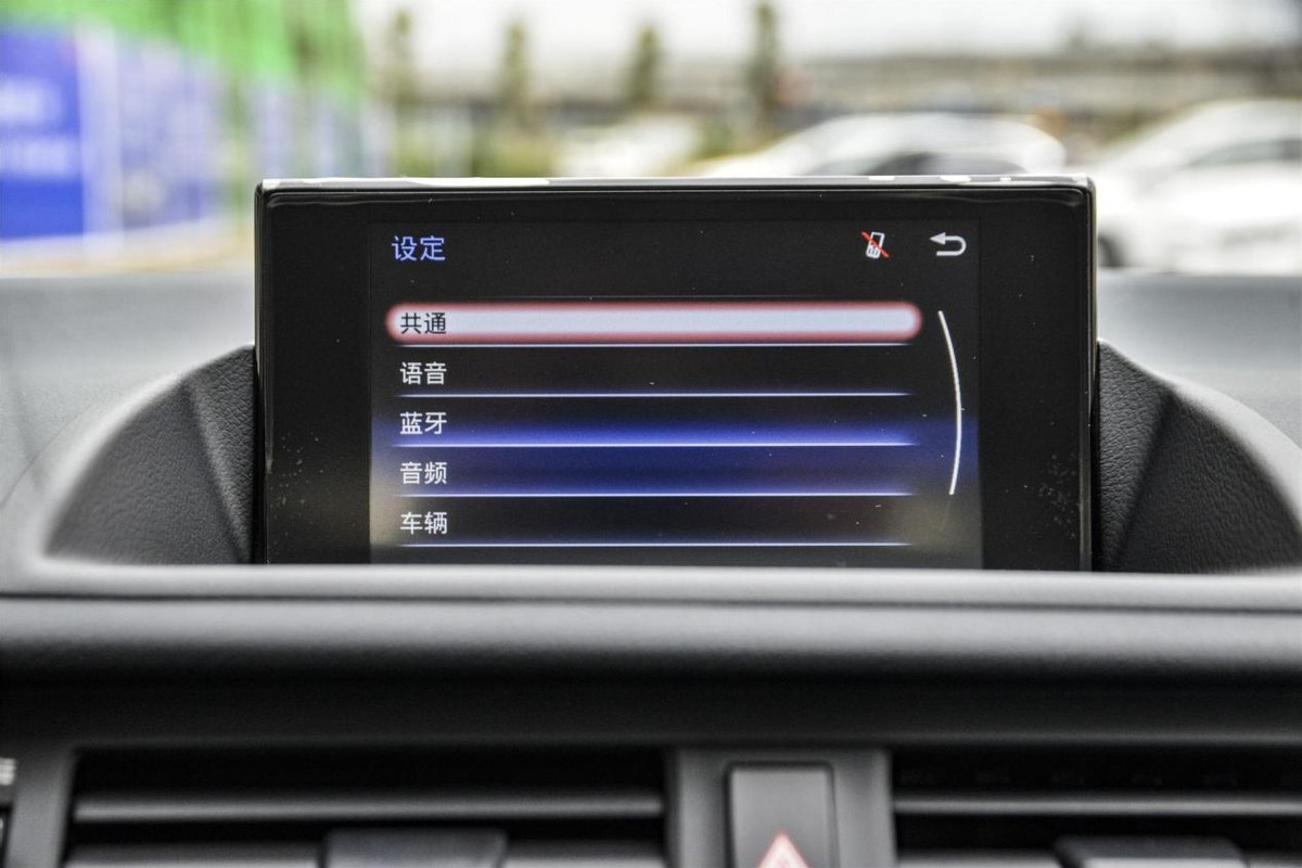 雷克萨斯ct的最新优惠价格,雷克萨斯ct2002014款精英版使用介绍