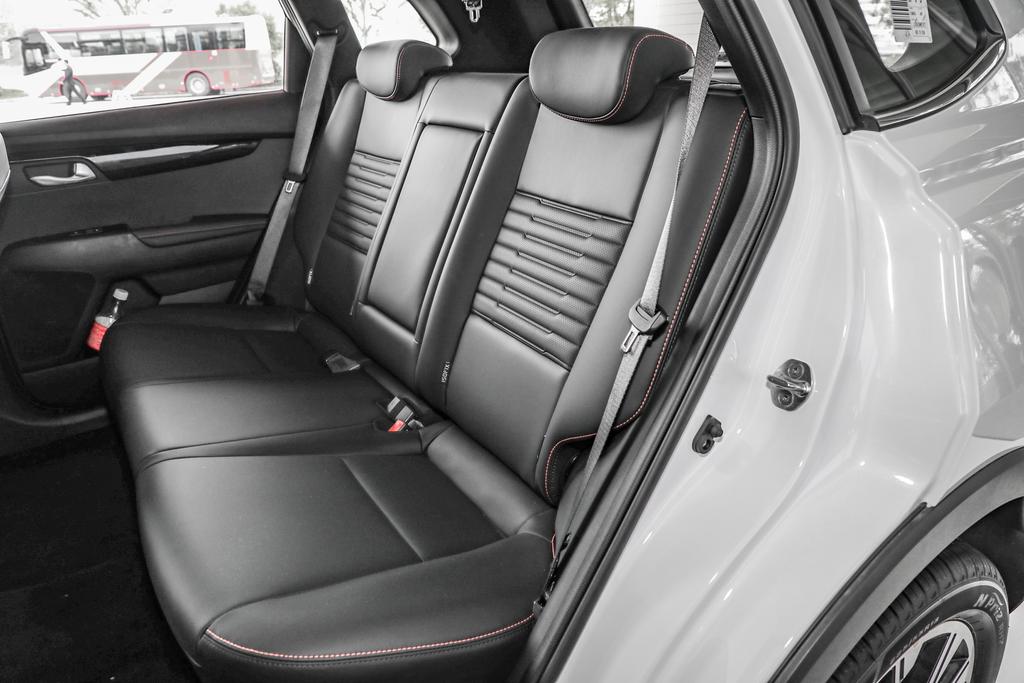 起亚智跑老款和新款该怎么选,2022款全新起亚智跑价位