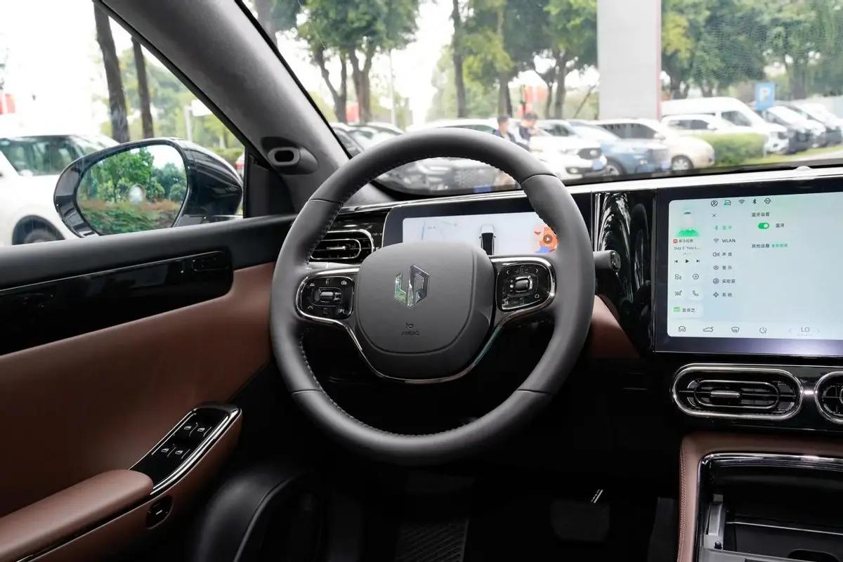 配备l2级自动驾驶的豪华suv,配备l2级辅助驾驶的车型