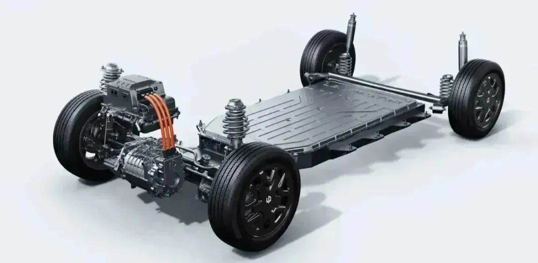 零跑t03作为高性价比新能源小车,22款零跑t03汽车的优缺点