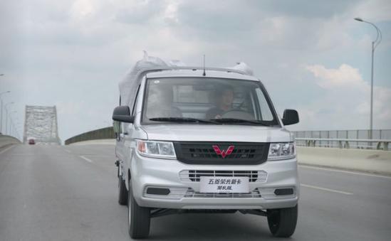 荣光新卡加长版1.5排量综合油耗,22款五菱荣光新卡1.5加长版多少钱