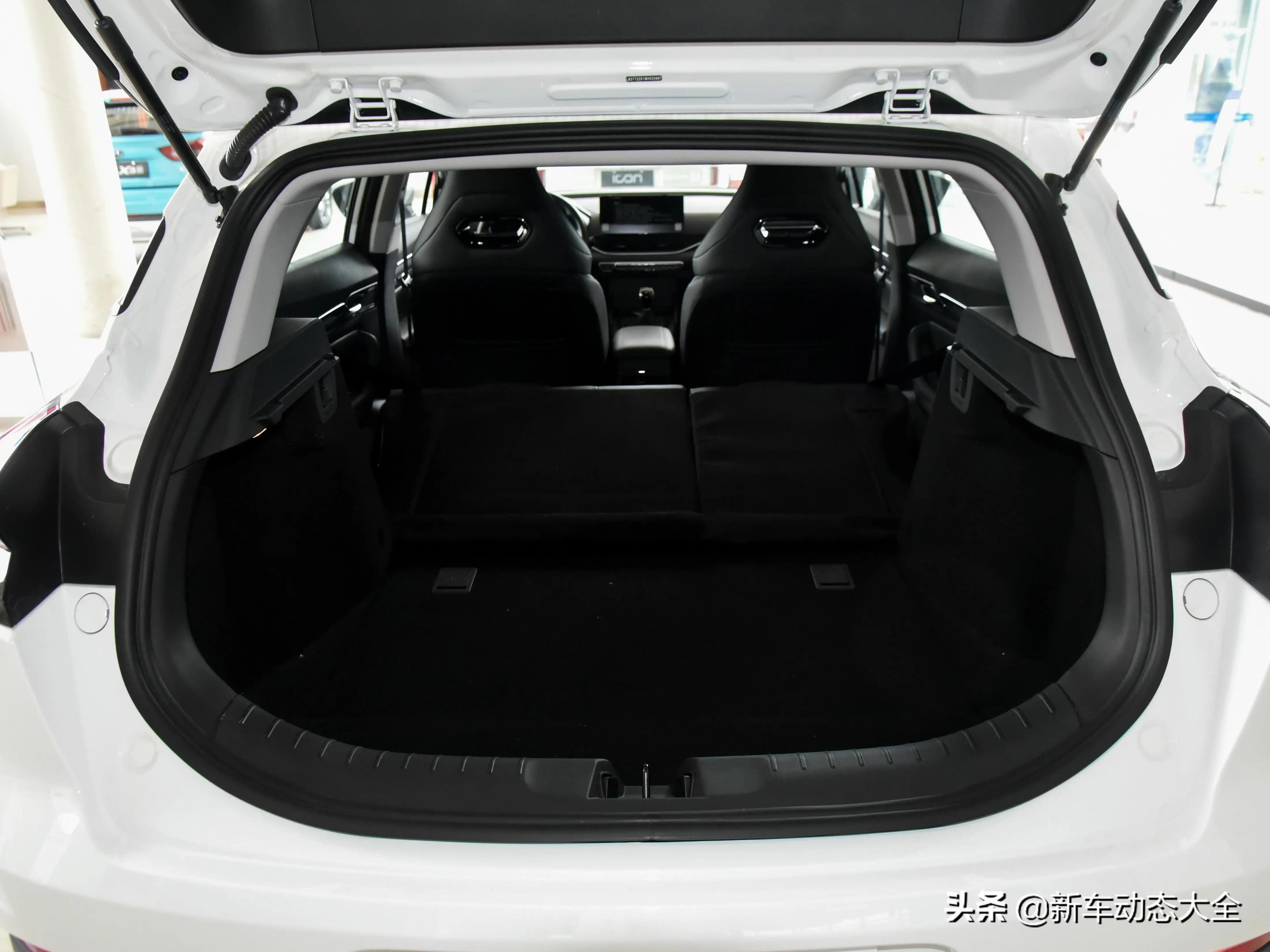 最有性价比的车吉利远景x6,称职的家用suv全新吉利远景x6实拍