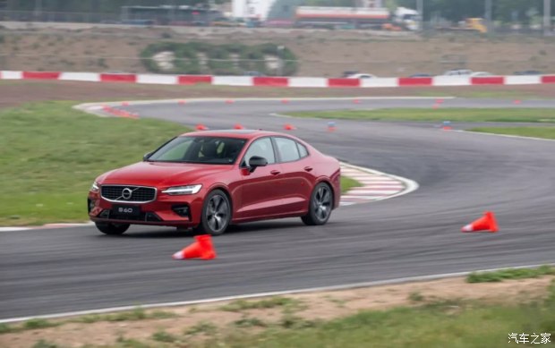 沃尔沃s60新能源舒适吗,沃尔沃s60多少钱一台新车
