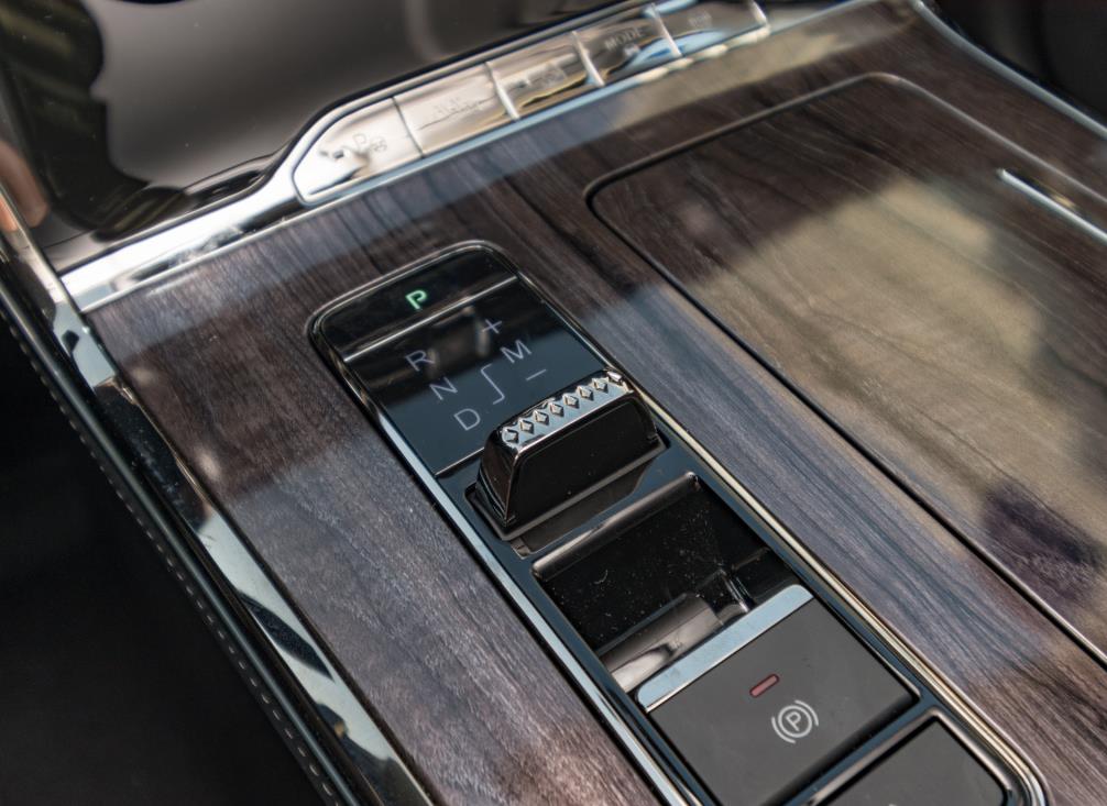 中大型suv怎么选不妨先看看这款车,15到20万的中型suv六座油耗低的车