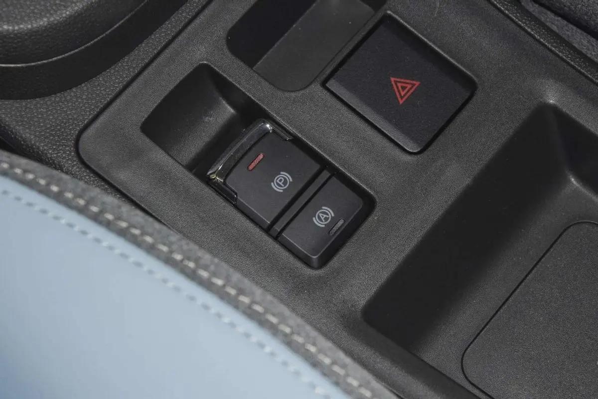 奇瑞小蚂蚁新能源代步车推荐,好看又便宜又不烧油的小车