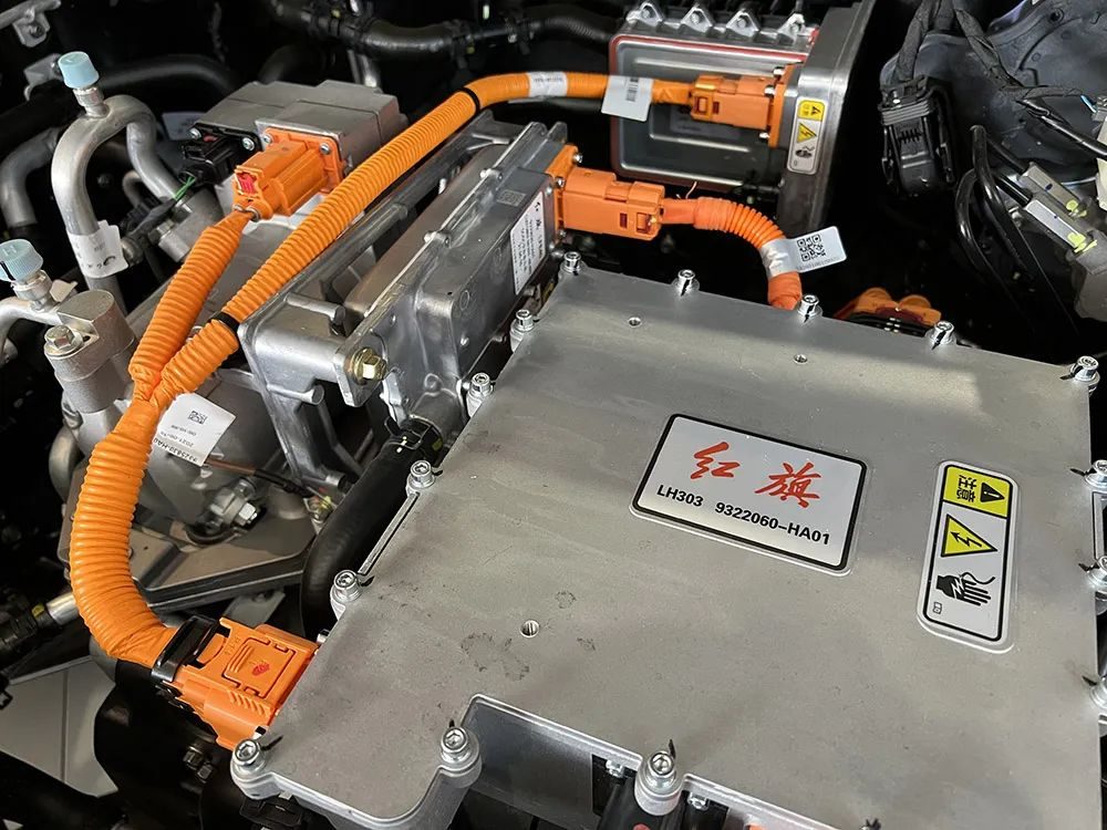 23年红旗e-qm5用车感受,新能源红旗e-qm5落地