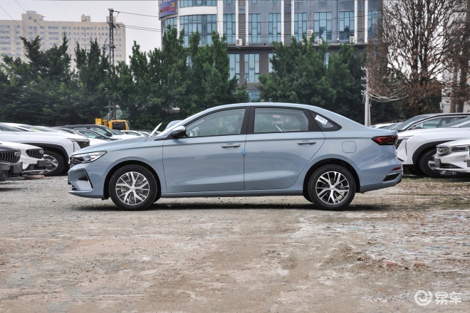 19款酷路泽5700顶配油耗多少,标配四缸油耗仅5l厚道的家轿车