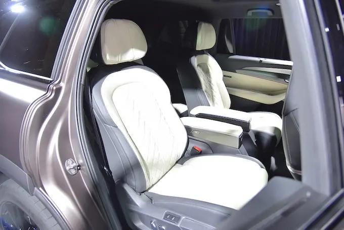 奥迪q6e-tron将于2022年首次亮相,纯电奥迪q62023款落地多少钱