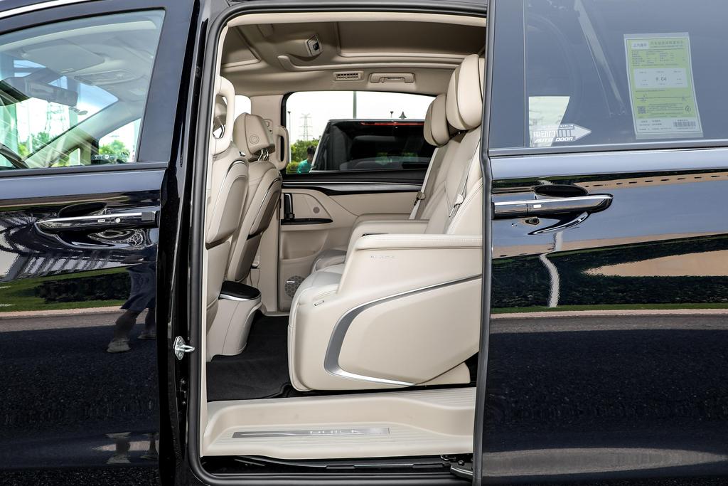 别克gl8不受女士们的喜爱吗,别克gl8真的被国人宠成了豪车吗