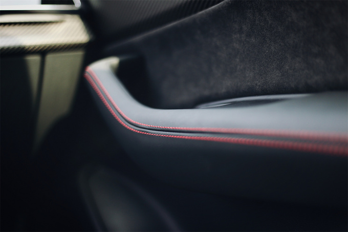 《豪华180》评奥迪RSQ8足够豪华的性能车啥样？